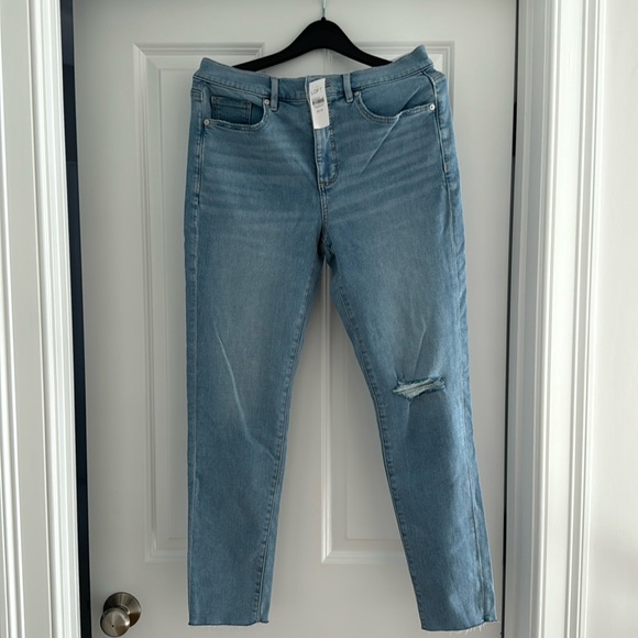 LOFT Denim - Loft jeans. The Skinny, mid rise, regular fit. Size 30/10